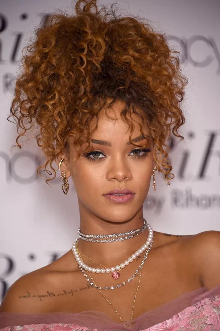 CurlsQueen blog-6 Celebrity Styles with natural hair extensions for short hair